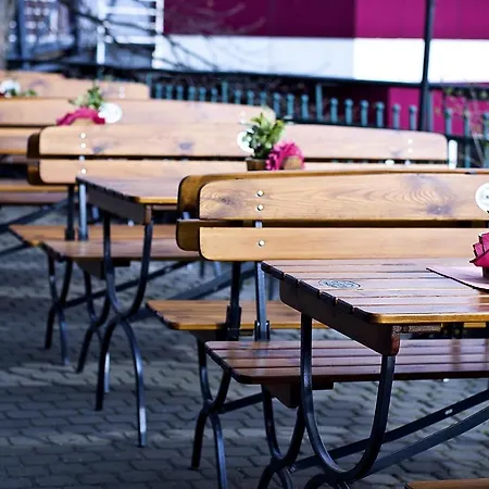 Hostel Schronisko Na Wyspie *